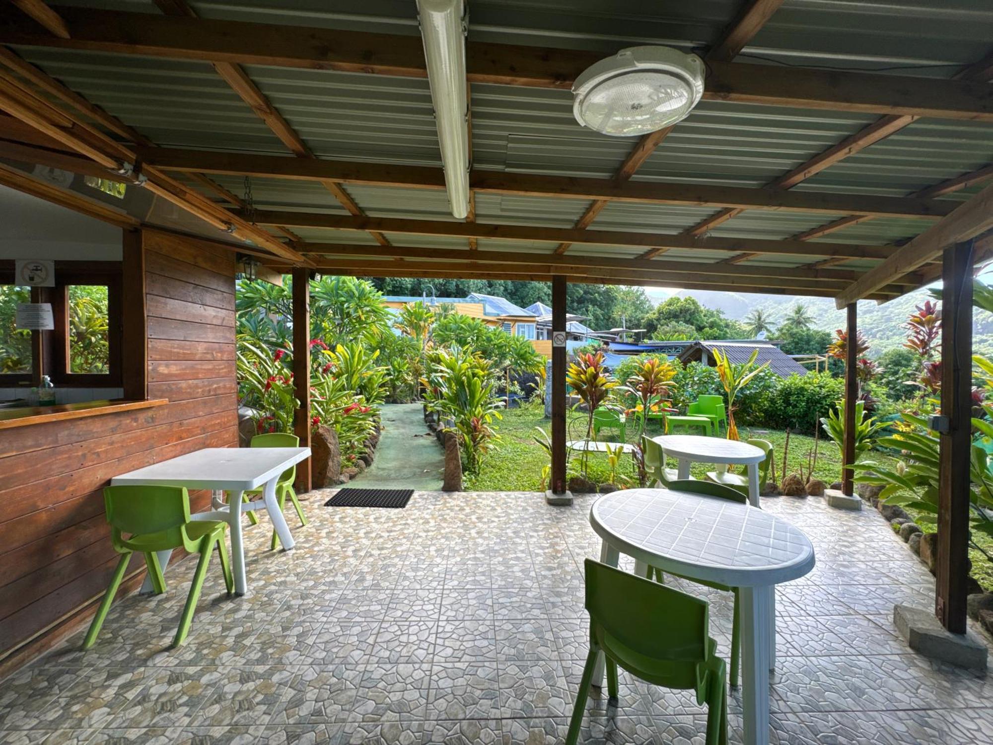 Fare Arana Moorea Guesthouse Atiha Exteriör bild