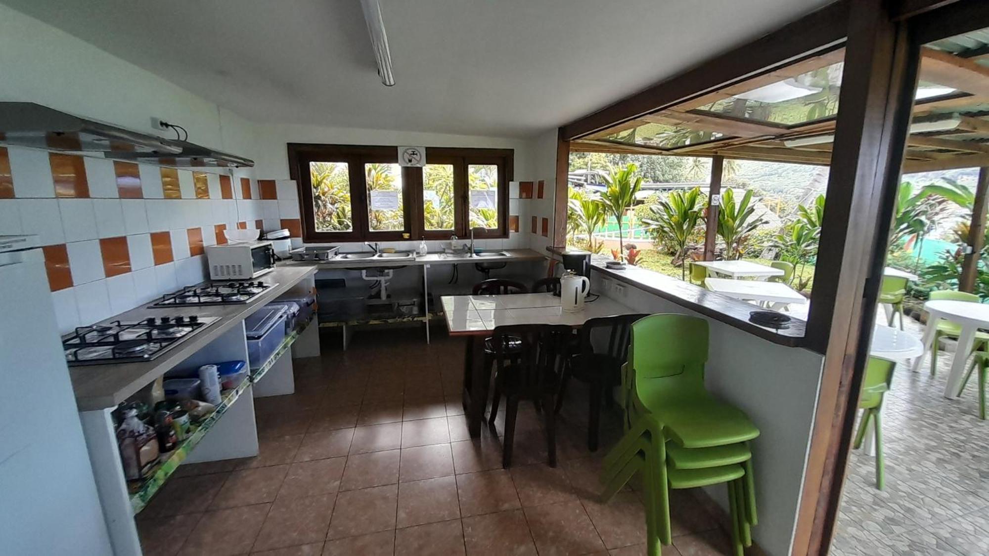 Fare Arana Moorea Guesthouse Atiha Exteriör bild