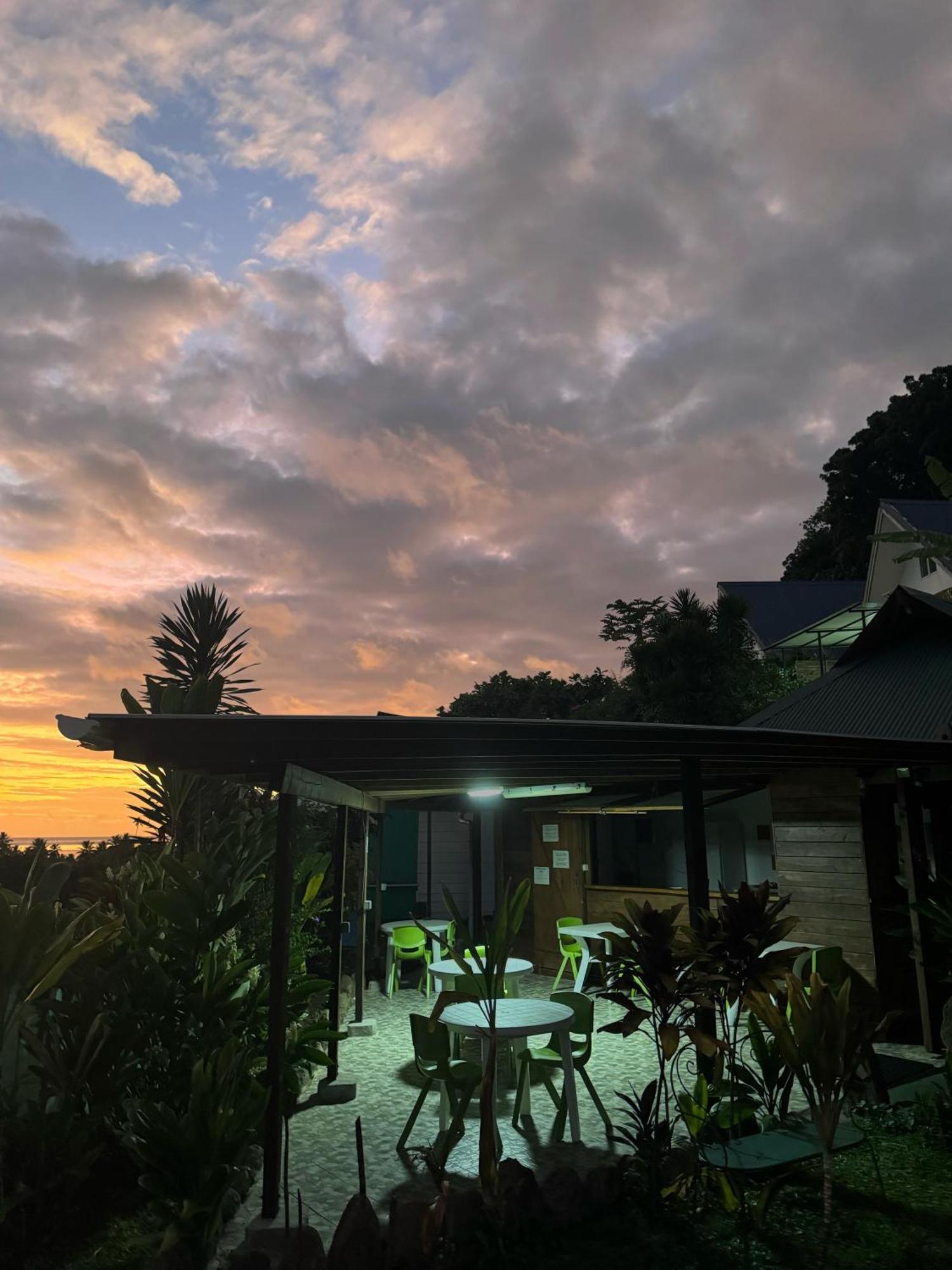 Fare Arana Moorea Guesthouse Atiha Exteriör bild