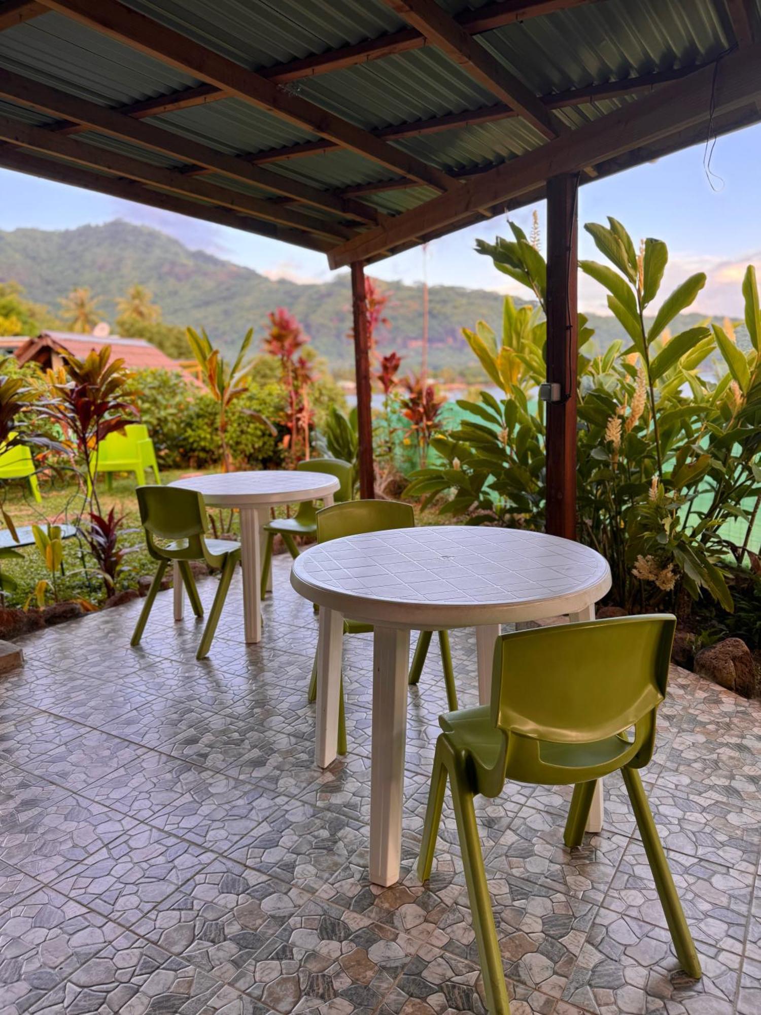 Fare Arana Moorea Guesthouse Atiha Exteriör bild